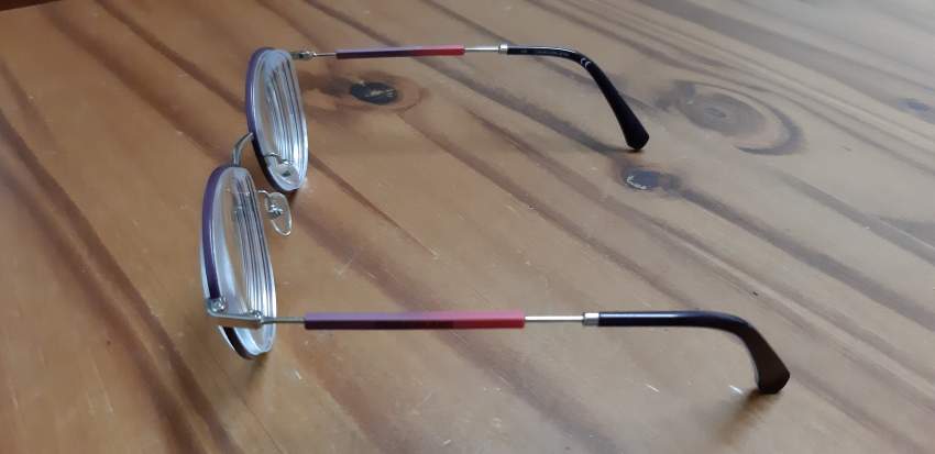 Spectacles on Aster Vender