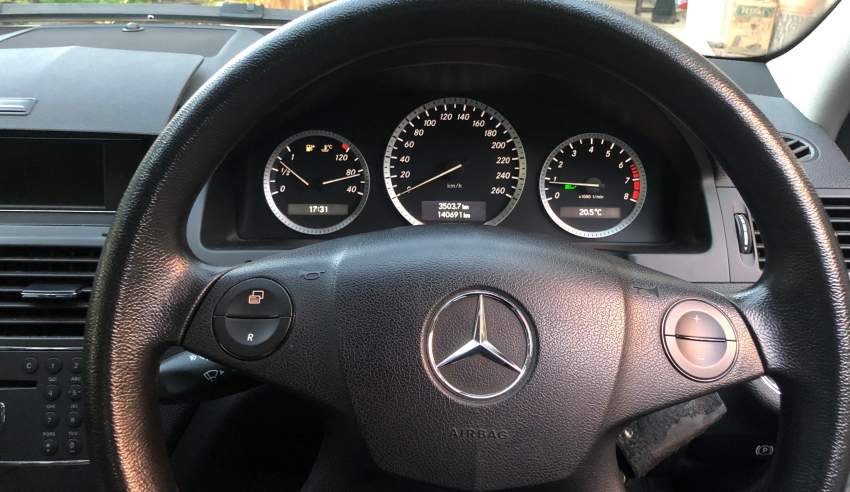 2009 Mercedes-Benz c180 Kompressor - 5 - Luxury Cars  on Aster Vender