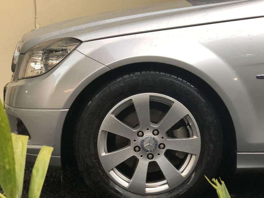 2009 Mercedes-Benz c180 Kompressor - 7 - Luxury Cars  on Aster Vender