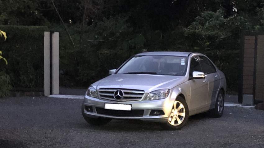 2009 Mercedes-Benz c180 Kompressor - 2 - Luxury Cars  on Aster Vender