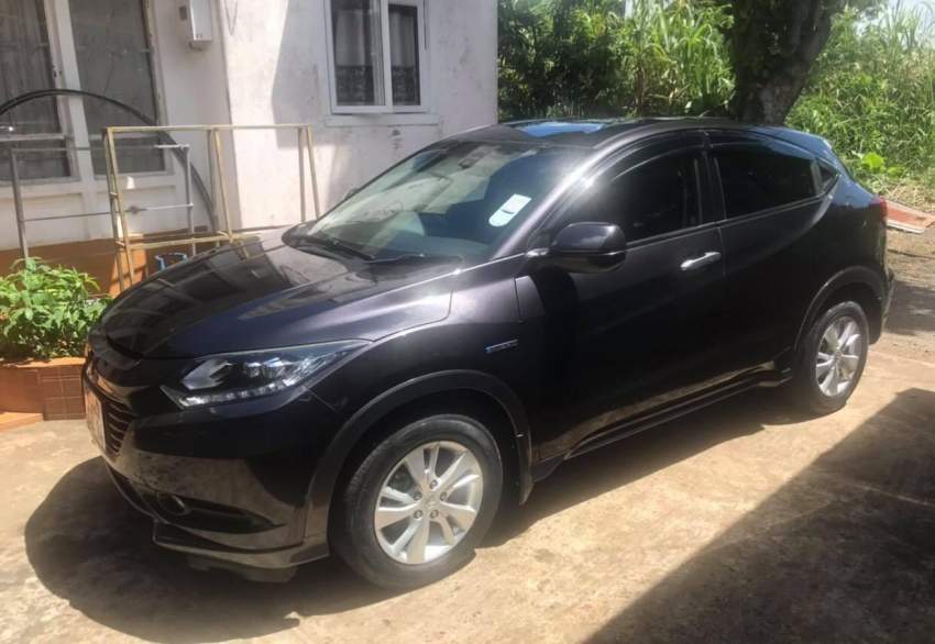 HONDA VEZEL (2014) - 4 - SUV Cars  on Aster Vender