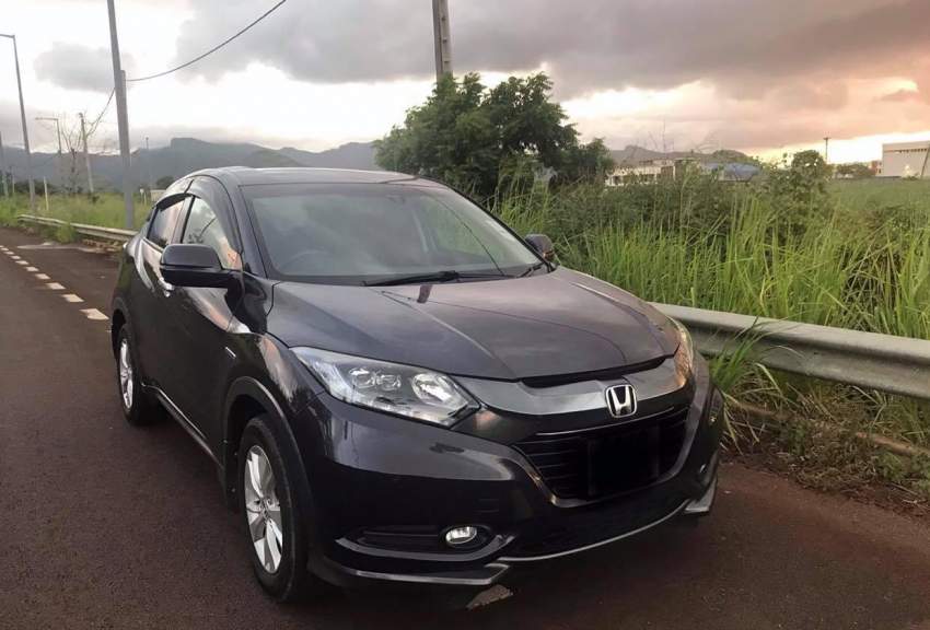 HONDA VEZEL (2014) - 1 - SUV Cars  on Aster Vender