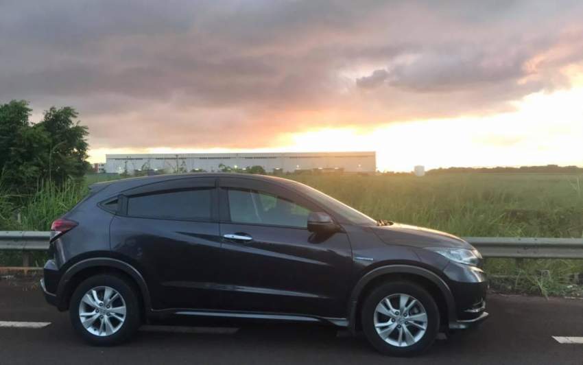 HONDA VEZEL (2014) - 0 - SUV Cars  on Aster Vender