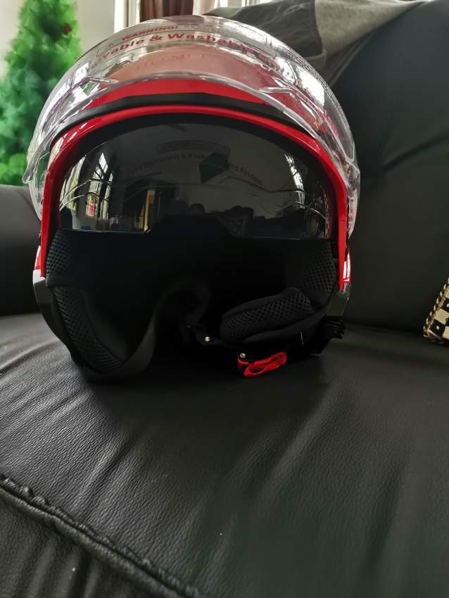 Helmet new condition  - 1 - Others  on Aster Vender