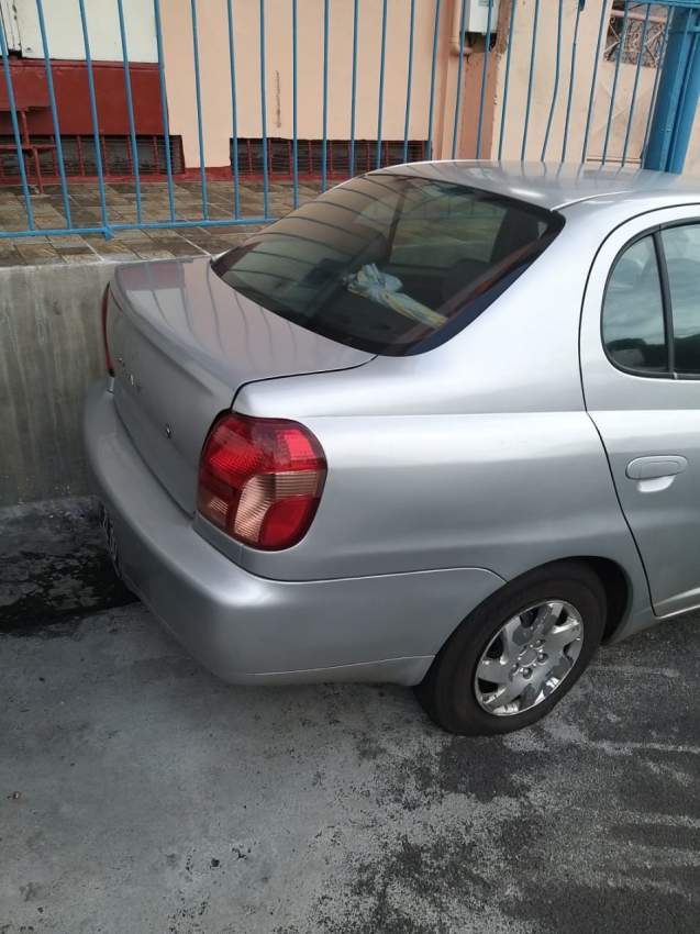 Toyota Platz à vendre - 1 - Compact cars  on Aster Vender