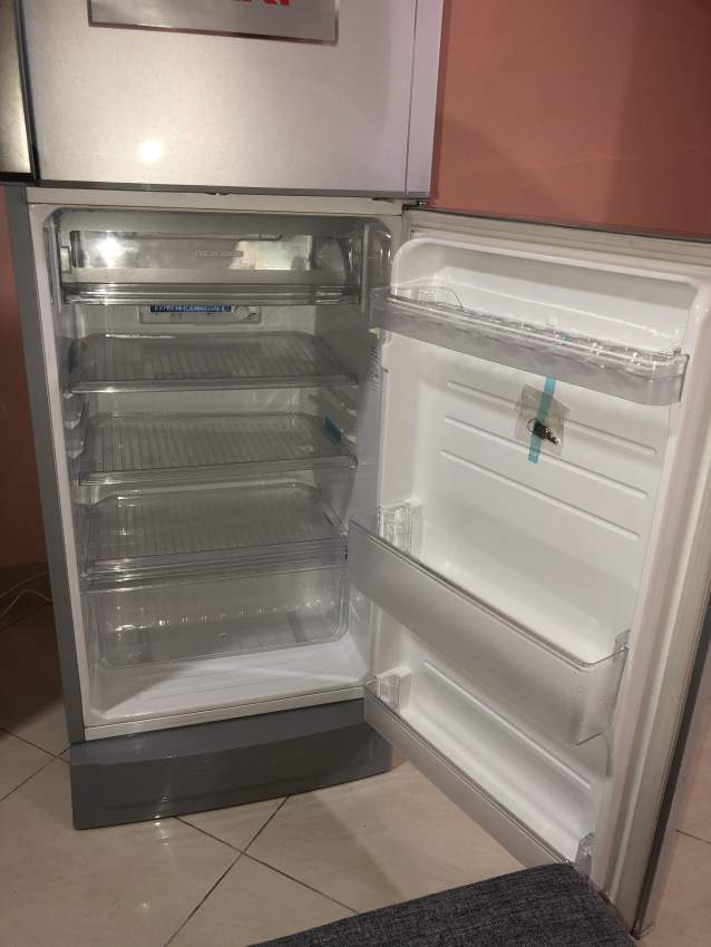 Refrigerator 180L  - 1 - Kitchen appliances  on Aster Vender