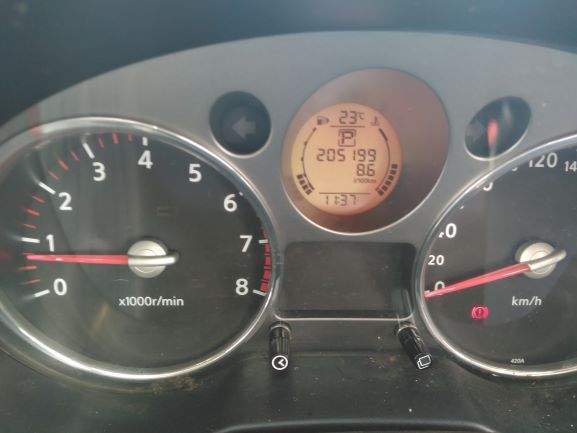 Nissan X trail - 3 - SUV Cars  on Aster Vender