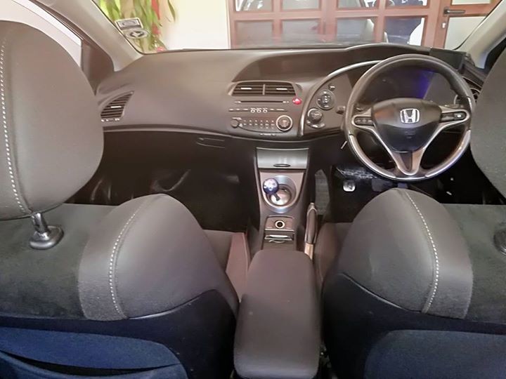 HONDA CIVIC YR 2011 - 6 - Family Cars  on Aster Vender