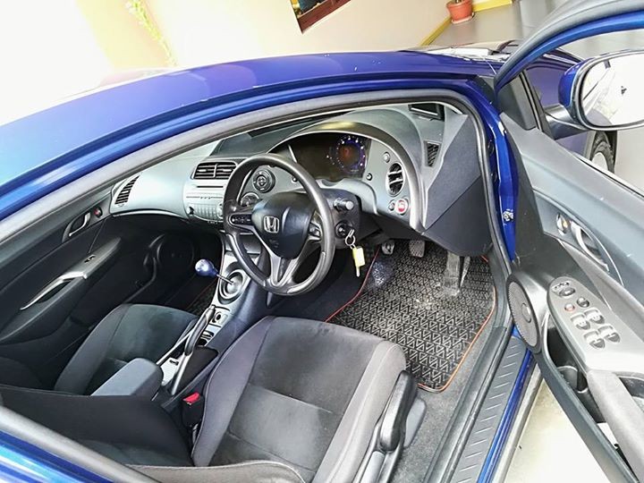 HONDA CIVIC YR 2011 - 7 - Family Cars  on Aster Vender