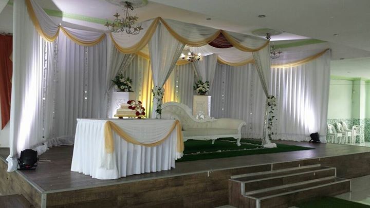 A louer covers chairs and decor - Wedding Decor at AsterVender