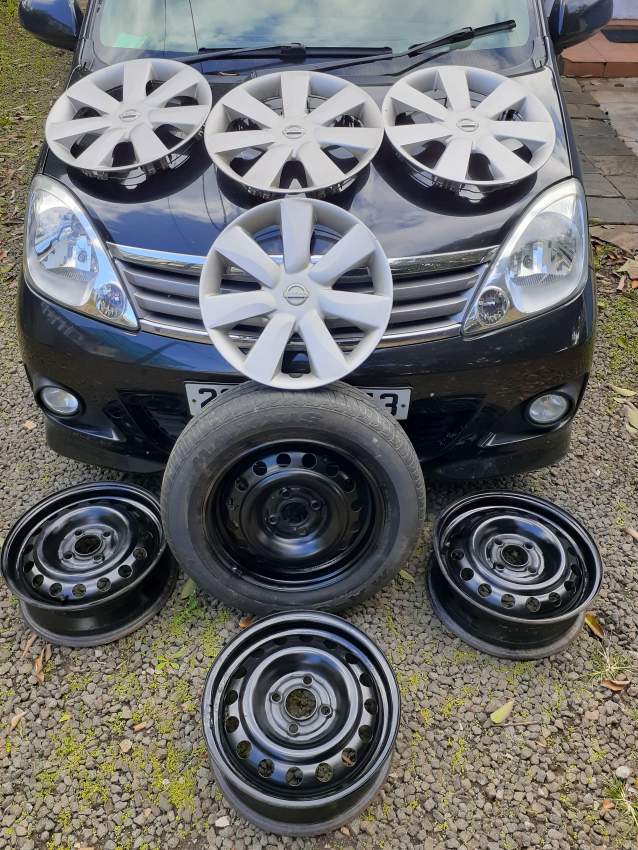 4 jantes 14'' plus une roue plus 4 enjoliveurs - 1 - Spare Parts  on Aster Vender