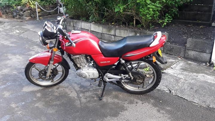 Avendre suzuki en 125 - 1 - Roadsters  on Aster Vender