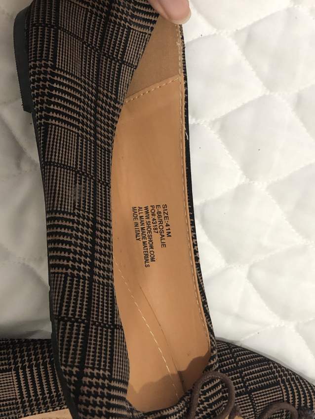 Shoes - 2 - Slippers  on Aster Vender