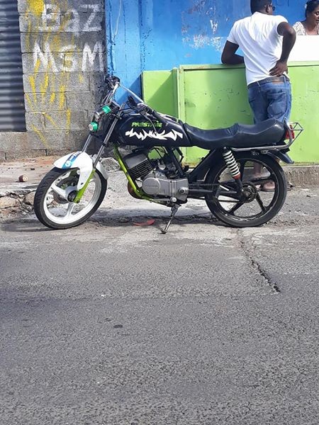 H100 avendre 12k ass et dec pena urgent sale - 1 - Roadsters  on Aster Vender