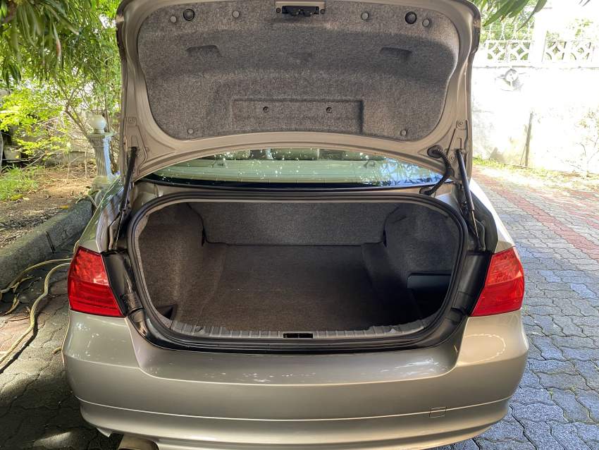 BMW 316i - 0 - Luxury Cars  on Aster Vender