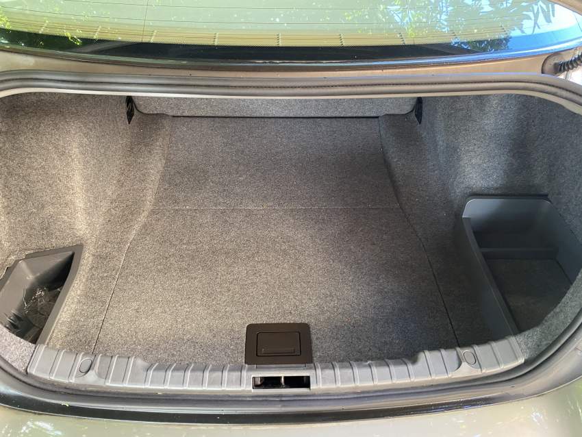 BMW 316i - 1 - Luxury Cars  on Aster Vender