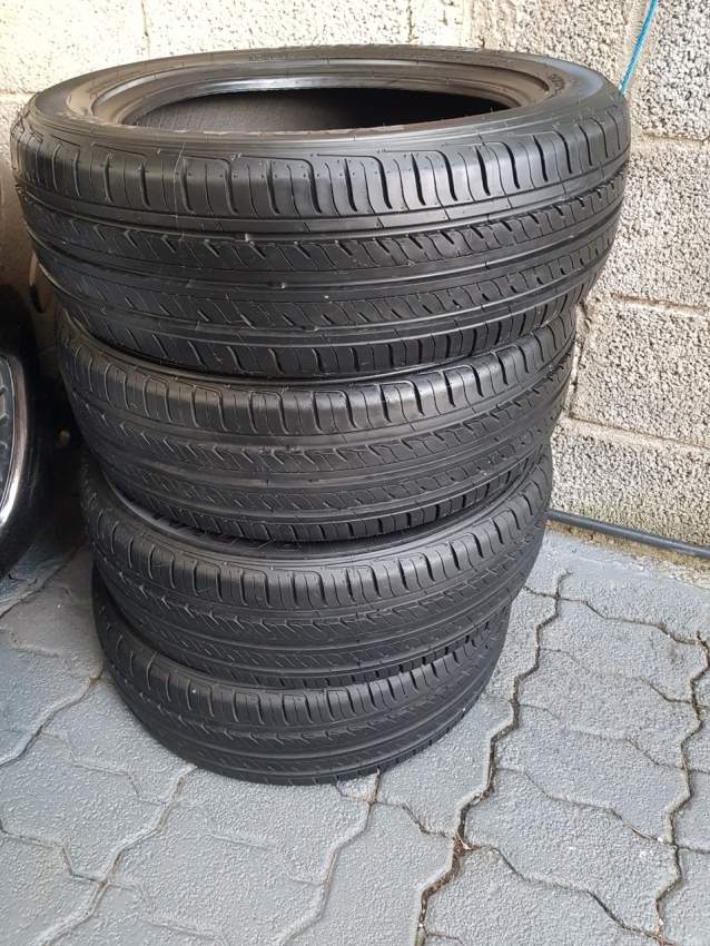 Occasion A vendre 4 pneus 195/55R16 - 0 - Others  on Aster Vender
