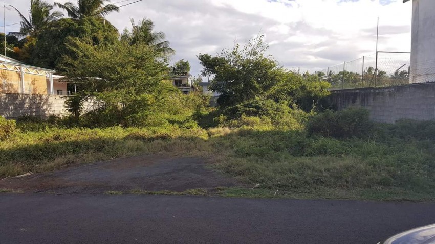 Baie Du Tombeau - 1 - Land  on Aster Vender