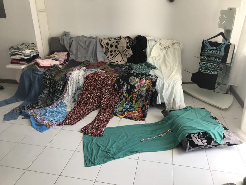 Tops, dress, trousers, bathing suit - 0 - Tops (Women)  on Aster Vender