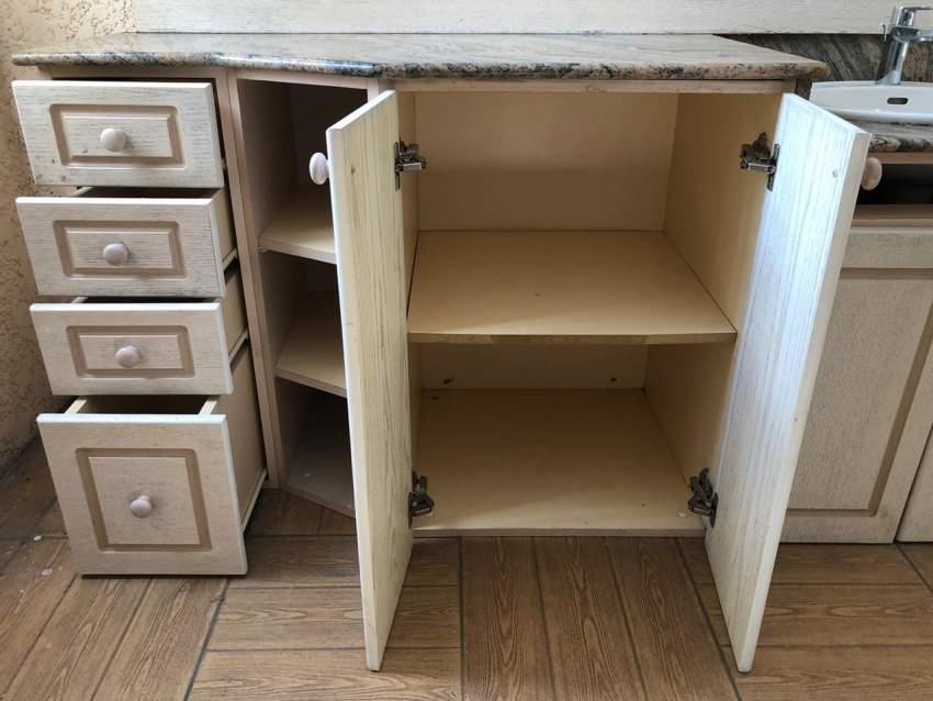 Ameublement salle de bain  - 0 - Bathroom  on Aster Vender