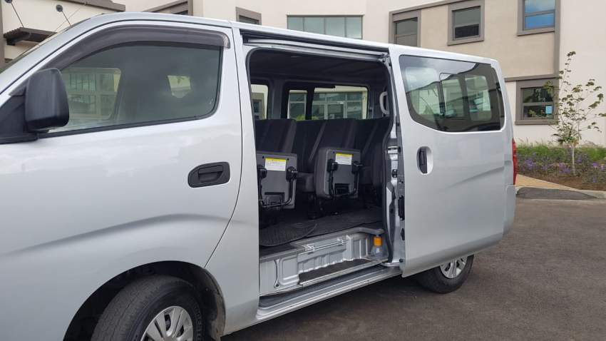 NISSAN URVAN - 1 - Passenger Van  on Aster Vender