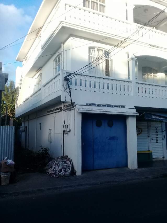 Commercial and residential building for sale in Mahebourg - 8 - House  on Aster Vender