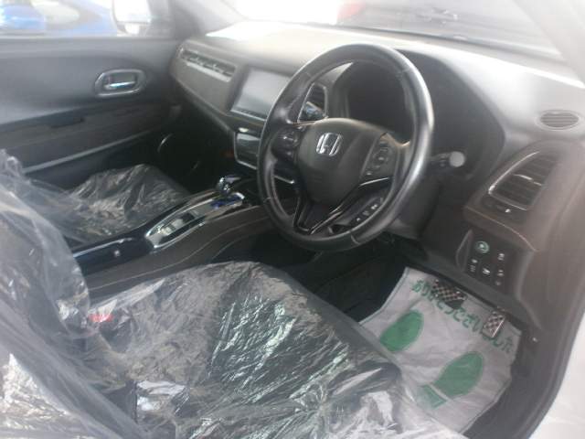 HONDA VEZEL RS SENSING  - 1 - SUV Cars  on Aster Vender