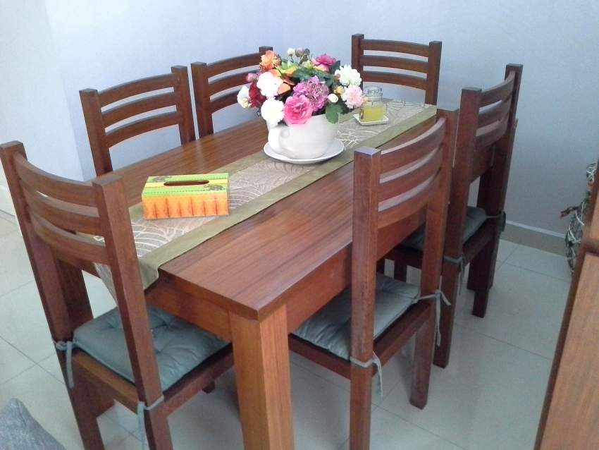 Dinning set on Aster Vender