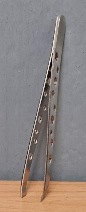 Tweezer on Aster Vender