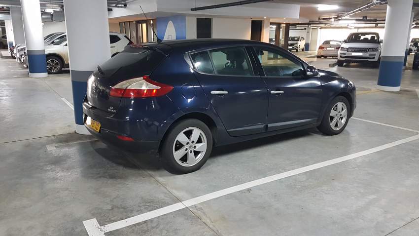 RENAULT MEGANE 2010 - 1 - Family Cars  on Aster Vender