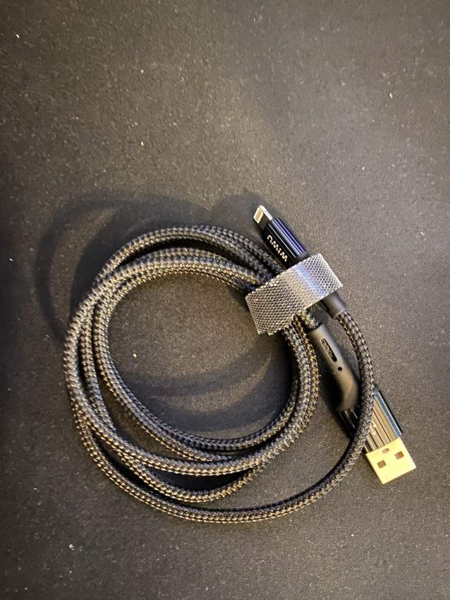 IPhone XR 128gb Black - 3 - iPhones  on Aster Vender