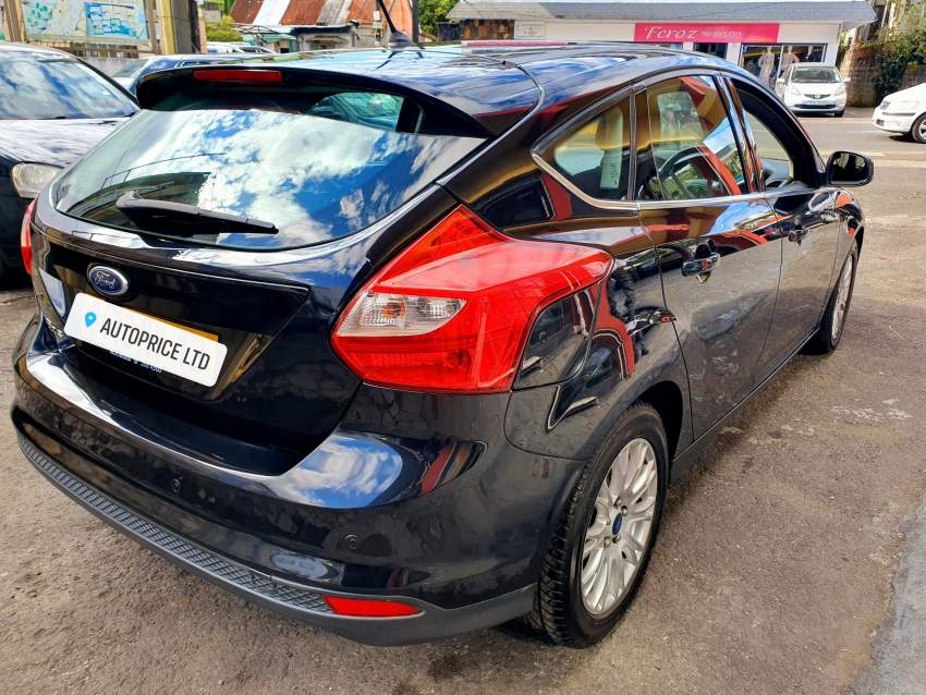 Ford Focus  - 2 - Family Cars  on Aster Vender