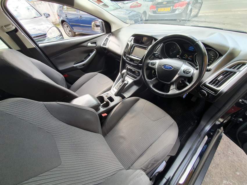 Ford Focus  - 4 - Family Cars  on Aster Vender