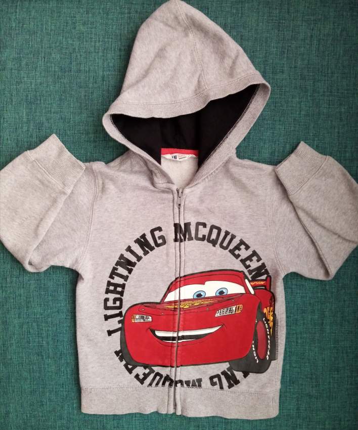  Pull à capuche Cars 5/6 ans - 0 - T shirts (Boys)  on Aster Vender