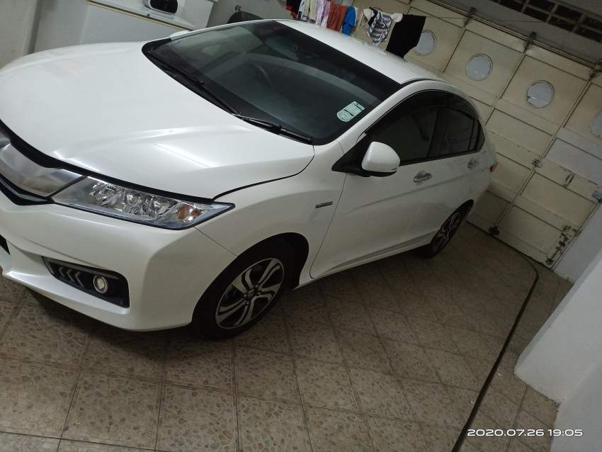 Honda grace hybrid year 2015 - 1 - Family Cars  on Aster Vender