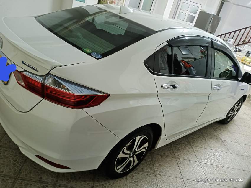 Honda grace hybrid year 2015 - 2 - Family Cars  on Aster Vender