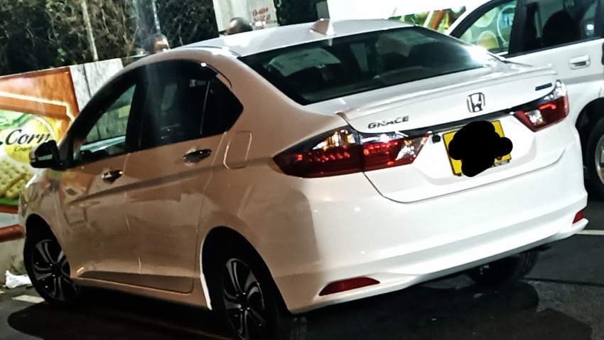 Honda grace hybrid year 2015 - 3 - Family Cars  on Aster Vender