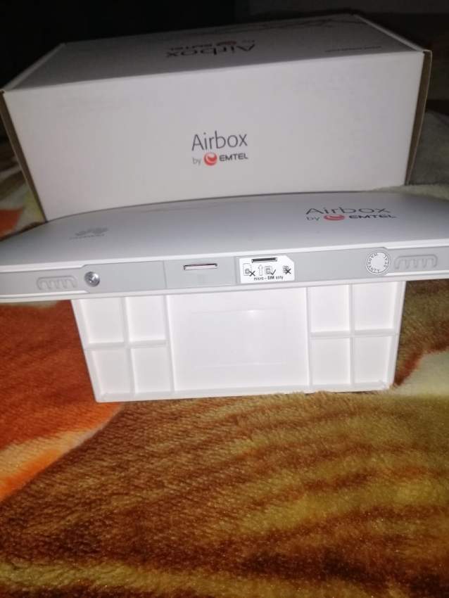 Emtel Airbox - 5 - Wifi Repeater (Extender)  on Aster Vender