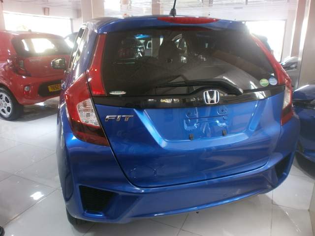 HONDA FIT - 1 - Family Cars  on Aster Vender