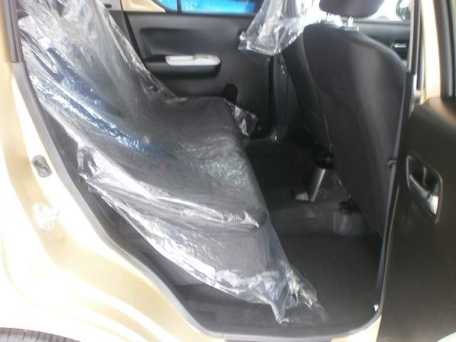 SUZUKI IGNIS YR OCT 2016 - 3 - Family Cars  on Aster Vender