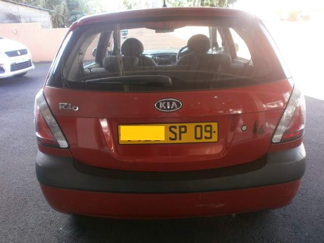 KIA RIO YR SP 09 - 4 - Family Cars  on Aster Vender