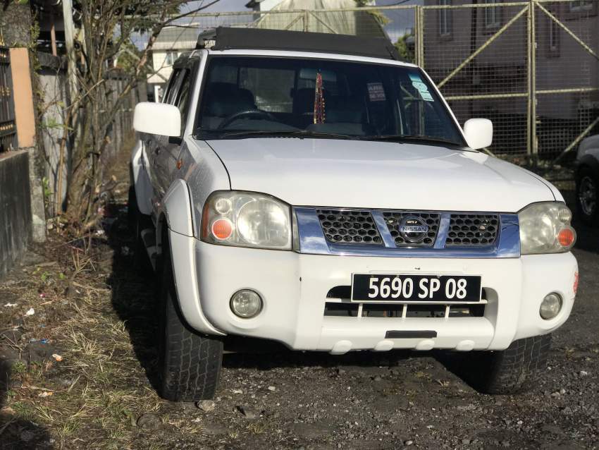4x4 Nissan Hardbody - 1 - Pickup trucks (4x4 & 4x2)  on Aster Vender