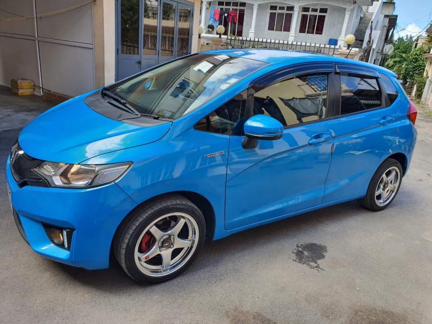 Honda Fit - 5 - Family Cars  on Aster Vender