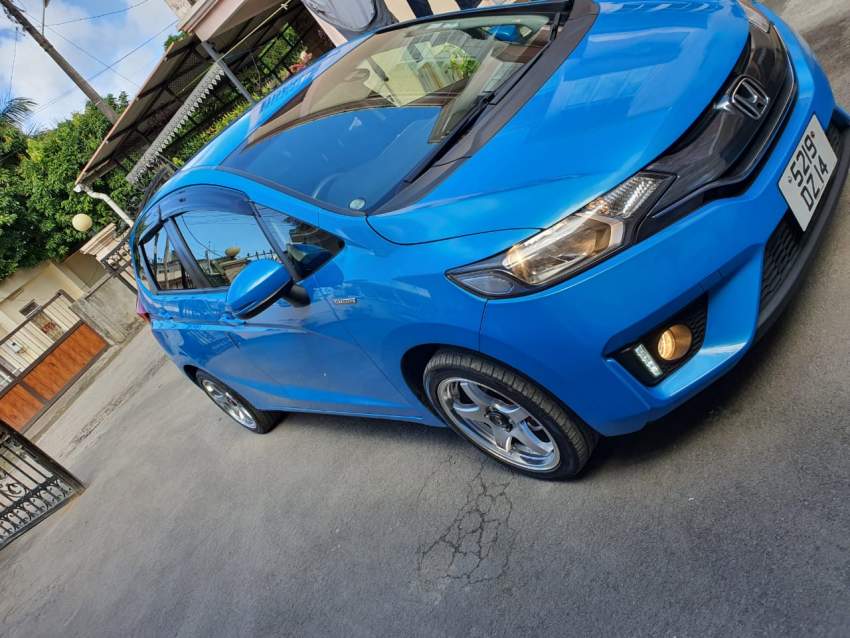 Honda Fit - 4 - Family Cars  on Aster Vender