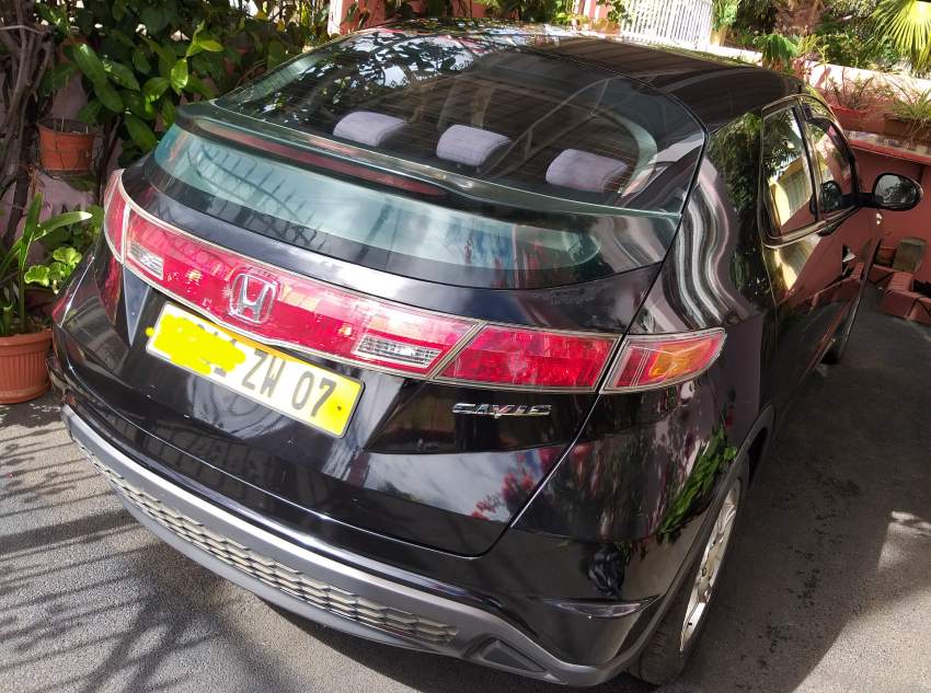 Honda civic hatchback 2007 - 5 - Compact cars  on Aster Vender