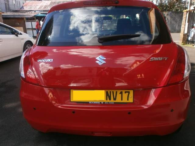 Suzuki Swift  - 3 - Family Cars  on Aster Vender
