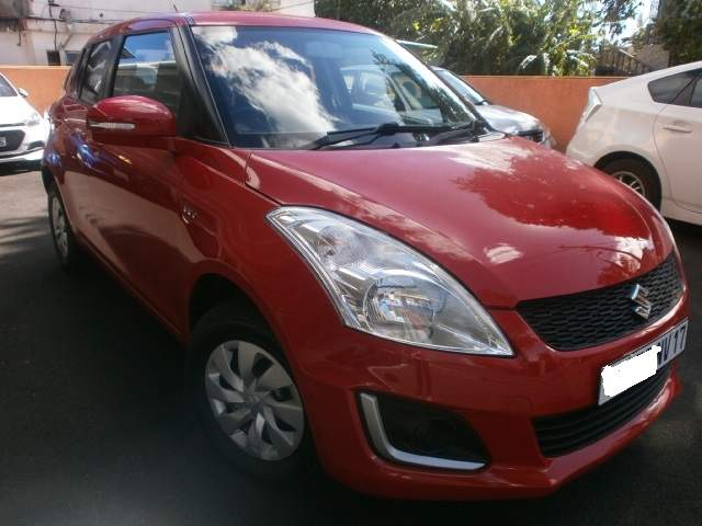 Suzuki Swift  - 1 - Family Cars  on Aster Vender