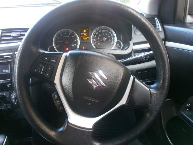 Suzuki Swift  - 6 - Family Cars  on Aster Vender