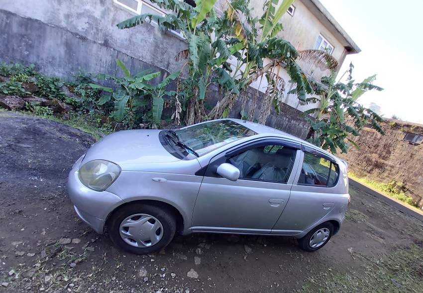 For sale Vitz 00 Manual - 3 - Family Cars  on Aster Vender