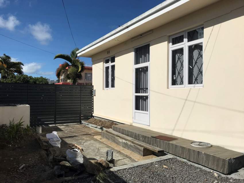 Office / Warehouse for rent in Quatre Bornes Center  - 1 - Office Space  on Aster Vender